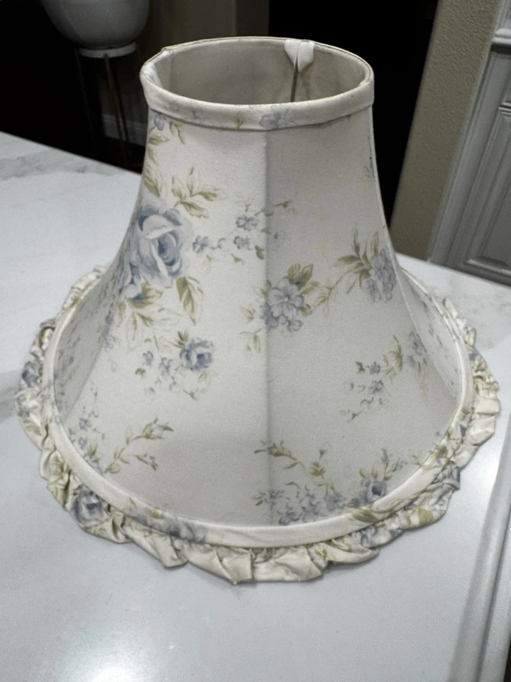 Pantalla rosa británica Simply Shabby Chic Rachel Ashwell azul Foto 4 de 4