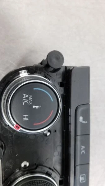 20 2020 VOLKSWAGEN GOLF GTI OEM MANUAL TEMP AC HEAT CLIMATE CONTROL 5GM907426G - Image 3 of 4