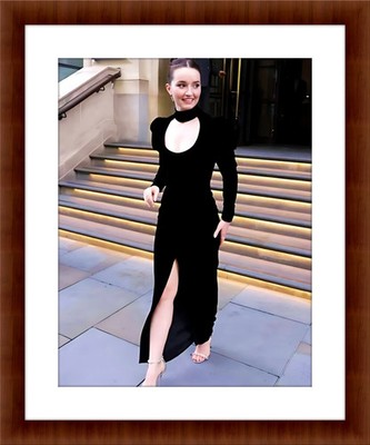 Kaitlyn Dever 8.5 x 11 Candid Color Unframed Photograph Collectable Print