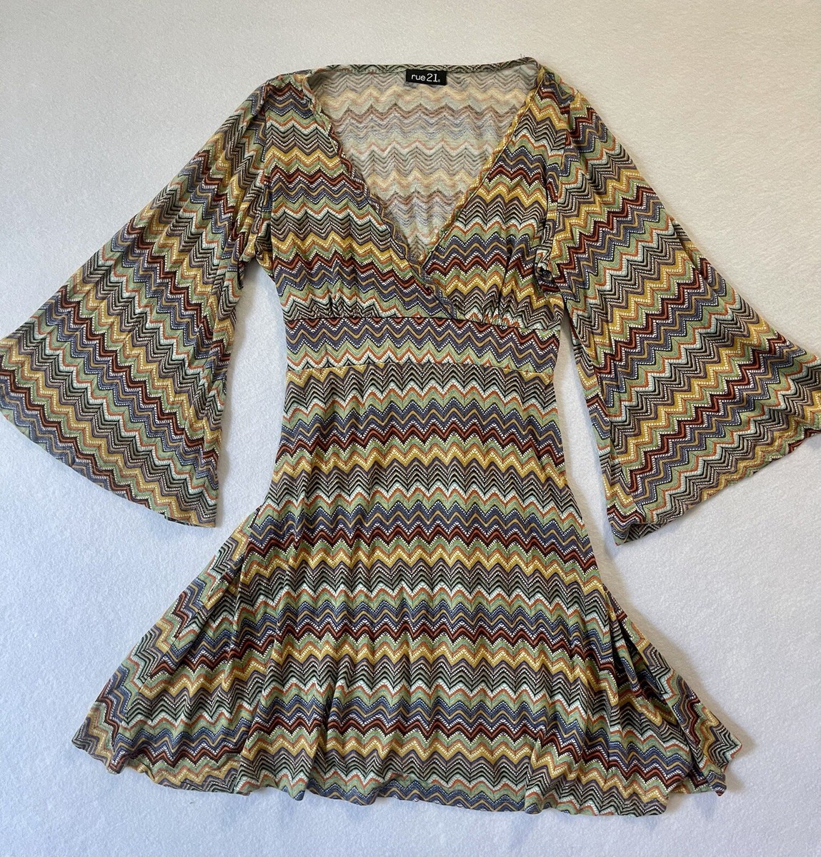 フォルム Y2k Rue21 Chevron Bell Sleeve Babydoll Fairy Going Out Top Sz M | eBay