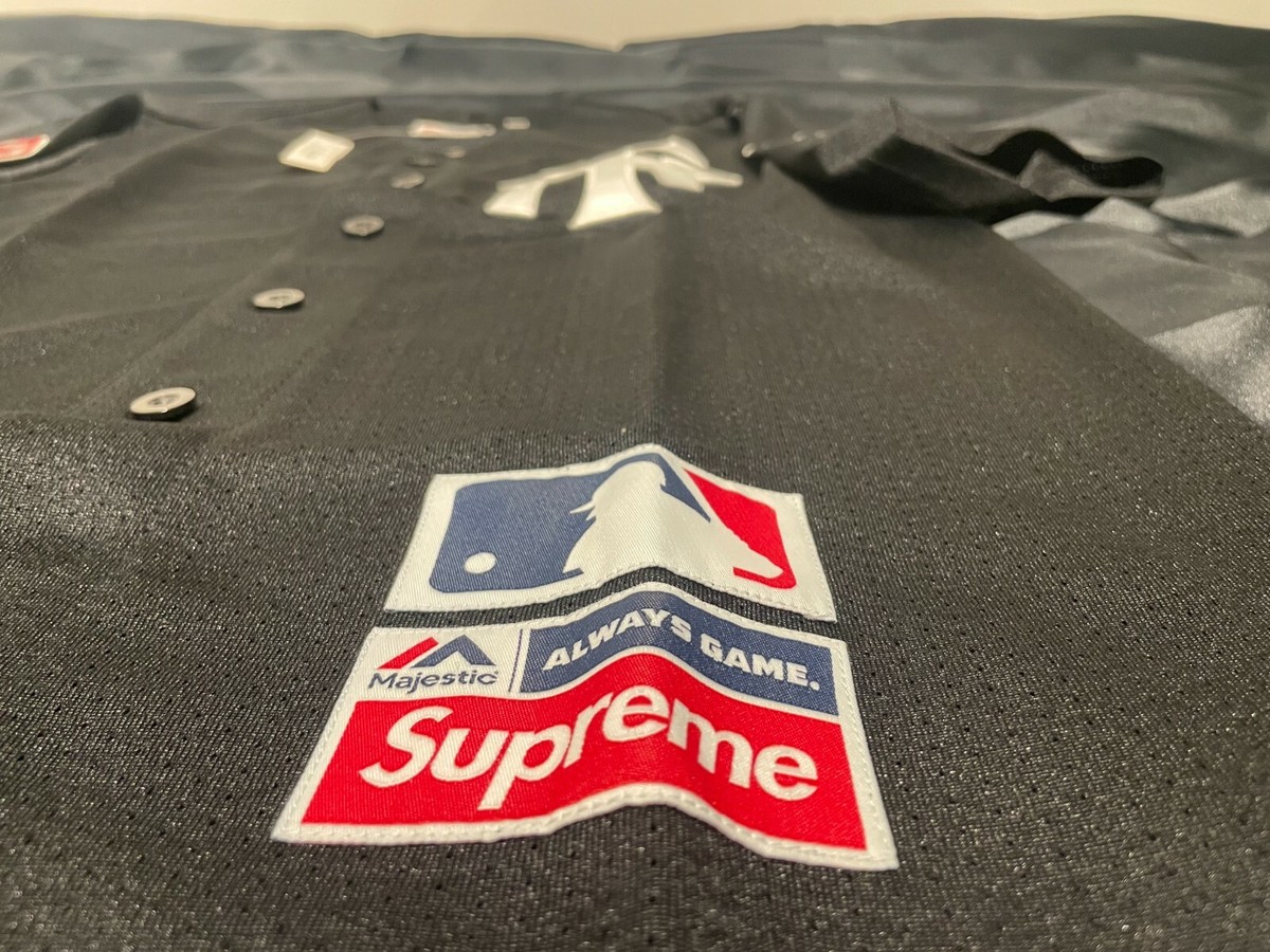 RARE DS SS15 SUPREME x MAJESTIC NEW YORK YANKEES BASEBALL RARE DS SS15 SUPREME x MAJESTIC NEW YORK YANKEES BASEBALL