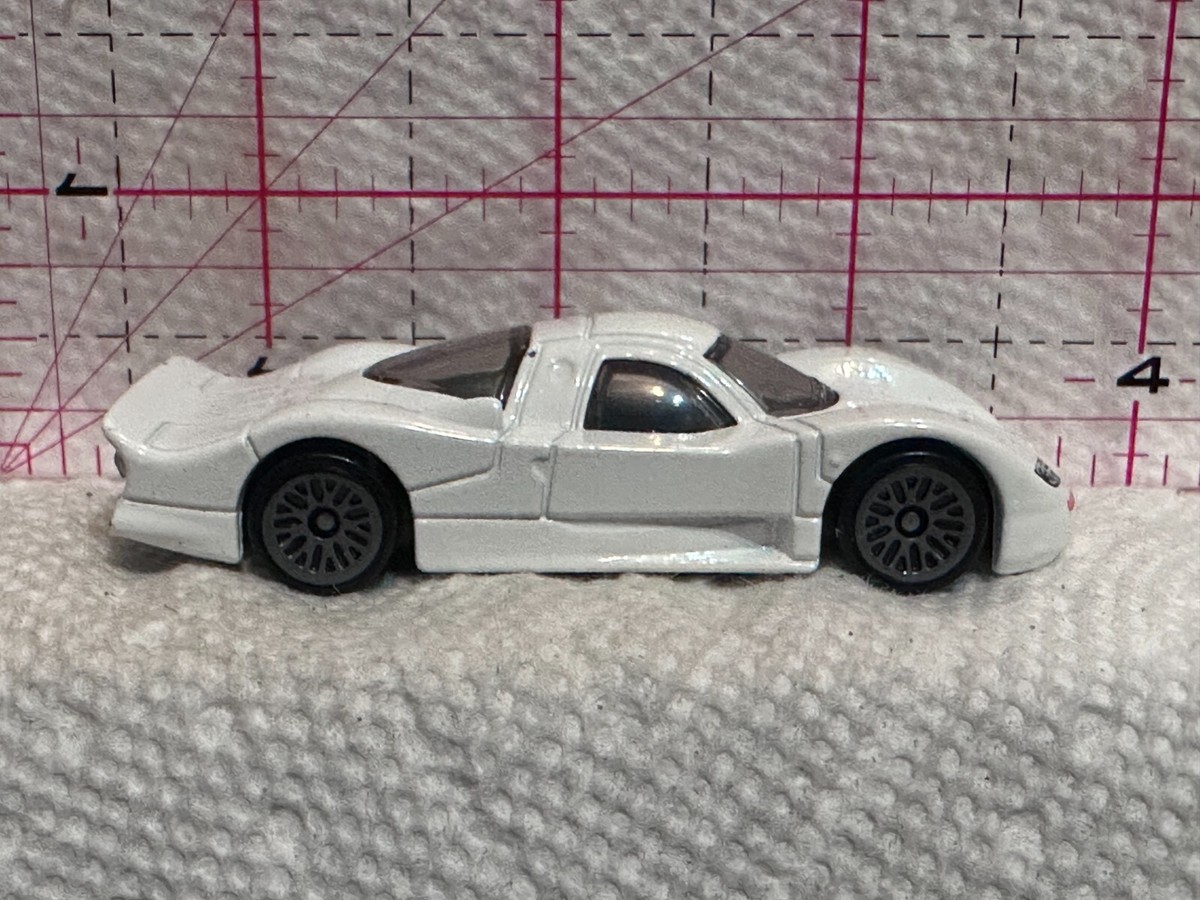 White Nissan R390 GT1 GRX35 2020 Hot Wheels Diecast Car | eBay