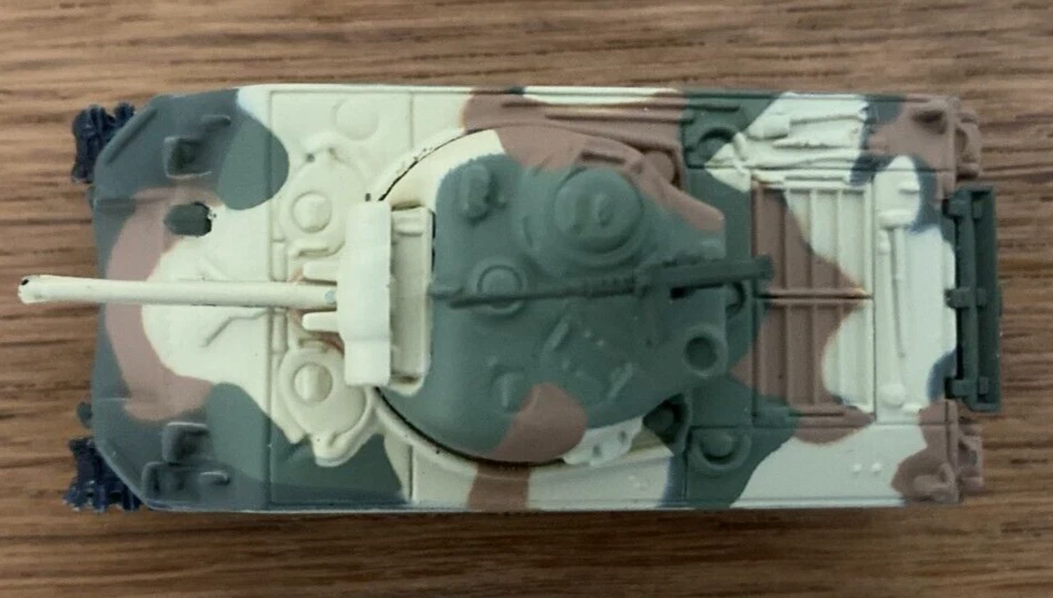 Johnny Lightning WWII Warriors: Pacific Theater M4A3 Sherman Tank 1:100 Model - Image 3 of 4