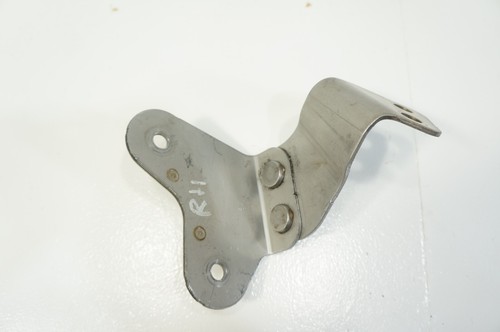14-19 maserati ghibli 3.0 passenger side exhaust converter pipe mount bracket - Picture 9 of 13