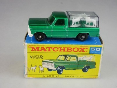 50c Kennel Truck - 32203 Matchbox Regular Wheels