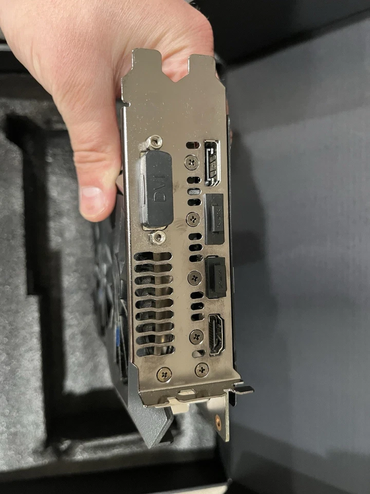 ASUS STRIX-RX480-O8G-GAMING 8GB GDDR5 PCI Express 256bit Video Graphics Card - Image 3 of 4