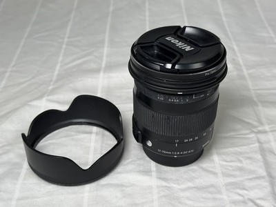 Sigma 17-70mm f/2.8-4 DC Macro OS HSM (C) for Nikon w/ Hood
