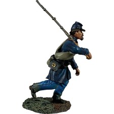 Federal Infantry in Frock Coat Advancing 1/30 Figure William Britain 31354