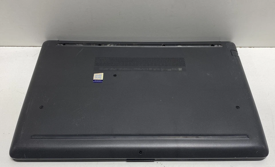 HP 250 G7 15.6" Intel Core i3 7ª Gen. Procesador | Para piezas/reparación Foto 2 de 4