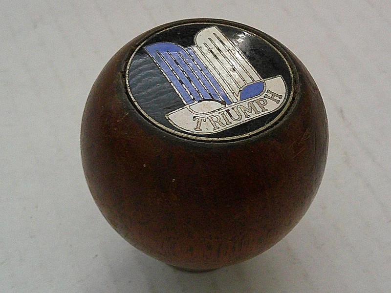 Vtg TRIUMPH Wood GEAR SHIFT Shifter Knob 2"