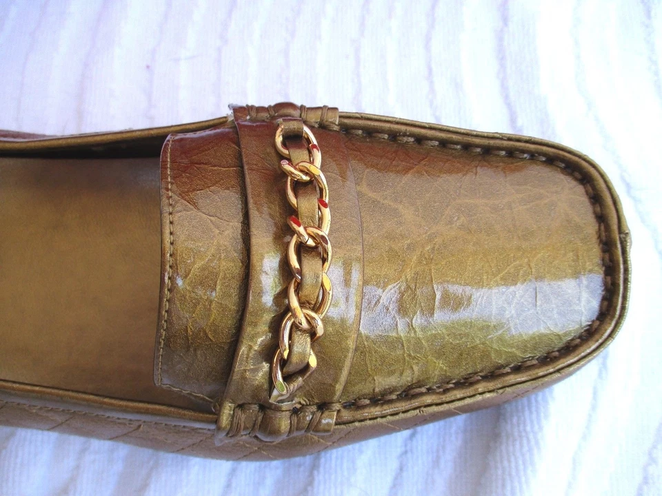 BELLINI..BRONZE..LEATHER..LOAFERS..FLATS..w GOLD TRIM..NWOB.7.5W. - Image 3 of 4