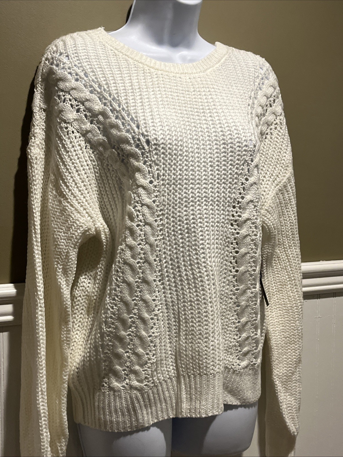 No Boundaries Ivory Cable Knit Sweater Sz L (11-13) 2 Ways To Wear image 3
