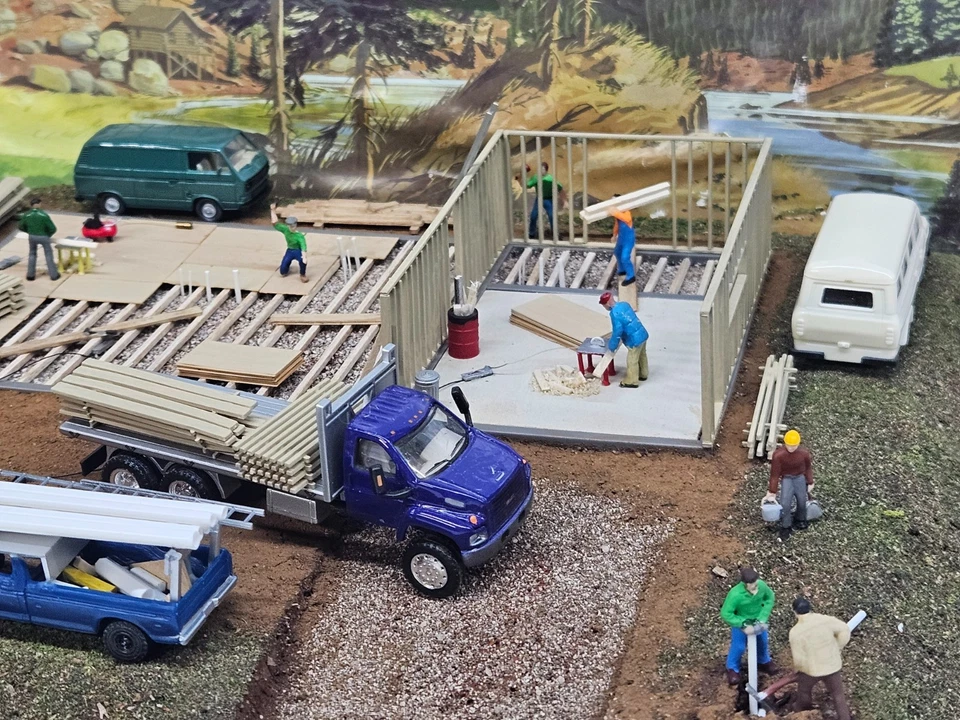 NEW BUILT HO HOUSE UNDER CONSTRUCTION FOR TRAIN LAYOUT TRUCKS, PEOPLE NICE - Image 2 of 4