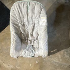 Portable Light Gray Infant Baby Bouncer Chair Seat with Harness for Infants