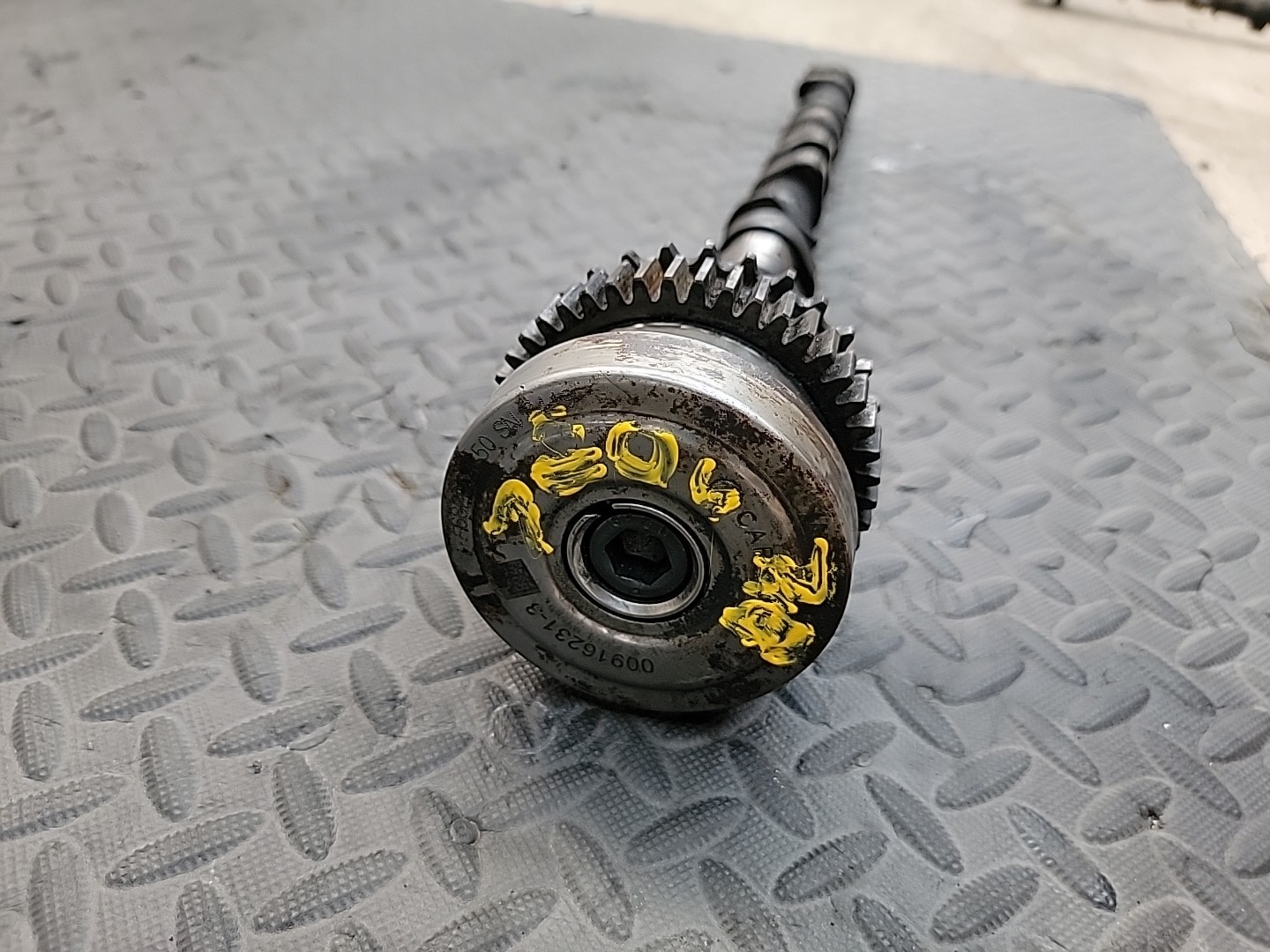 2018 Mclaren 720s Driver Left Exhaust Camshaft Oem