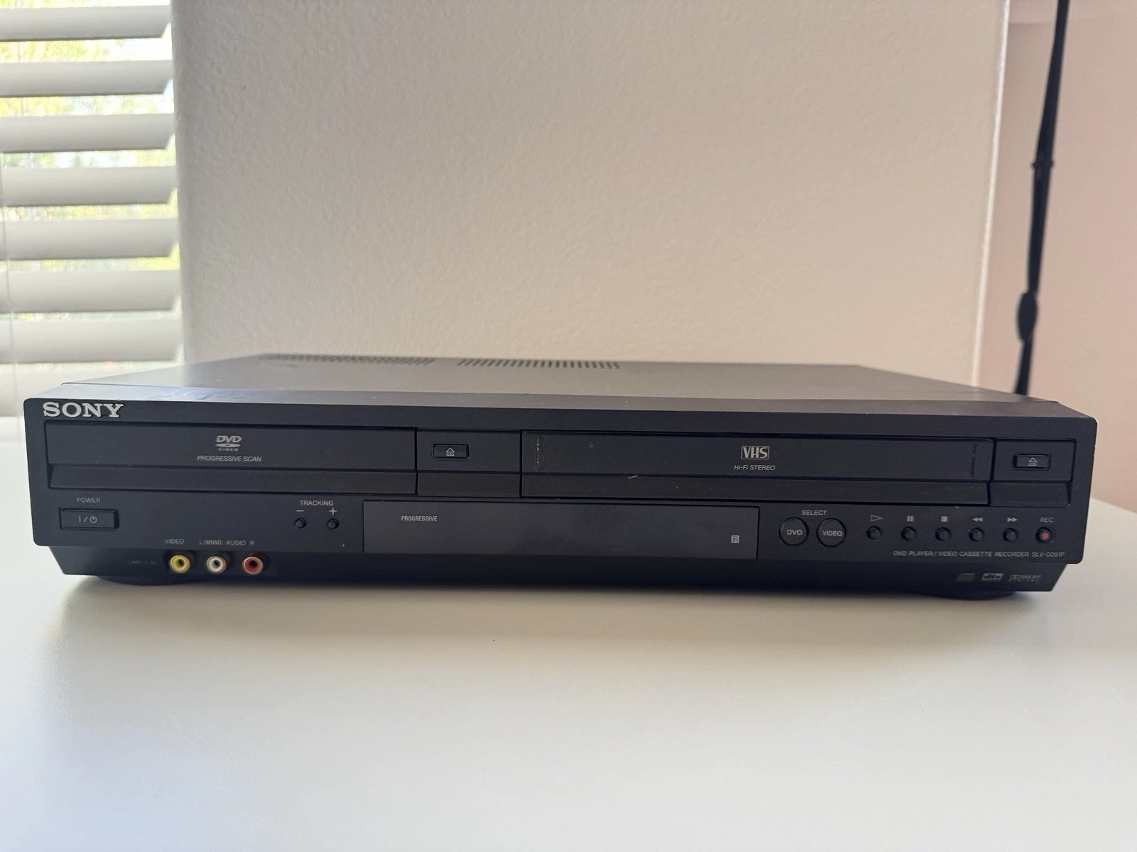 Sony DVD/VHS/CD Combo SLV-D281P — Partially Working, For Parts