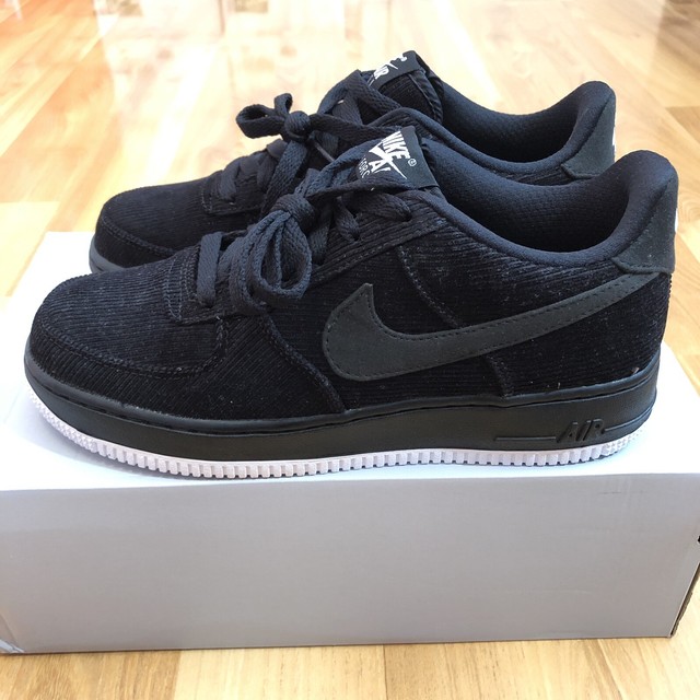 nike air force 1 lv8 style black