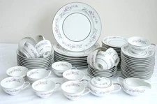 VINTAGE EMPRESS CHINA BELLA FLORA 900 FLORAL DINNER SALAD PLATE TEACUP SAUCER 