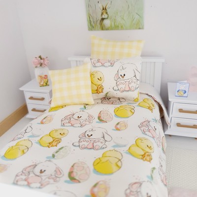 Puppenhaus Ostern Einzelbettwäsche Set - süße Küken & Hasen, Maßstab 1:12
