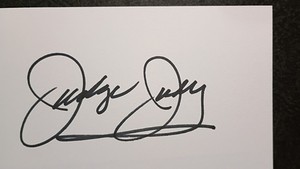 JUDGE JUDY SHEINDLIN Authentic Hand Signed Autograph 3X5 CARD 
