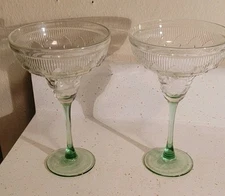  2 CRISTAL D'ARQUES DURAND FRANCE  SOMBRERO MARGARITA GLASSES GREEN STEM
