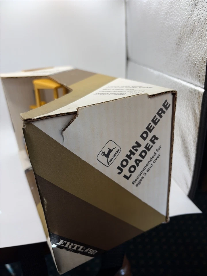 Vtg Ertl 1/16 John Deere Loader Stock #507 NIB Missing Rubber Exhaust Piece - Image 4 of 4