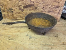 Early Cast Iron Round Spider Skillet 3 Feet Gate Marked Has Crack