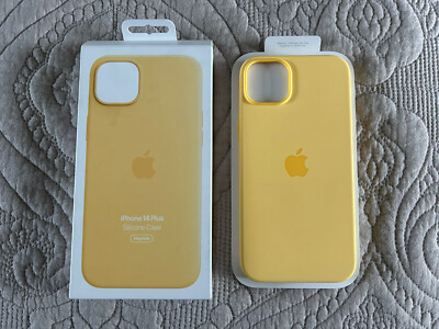 Apple iPhone 14 Plus Silicone Case with MagSafe in Sunglow - NIB