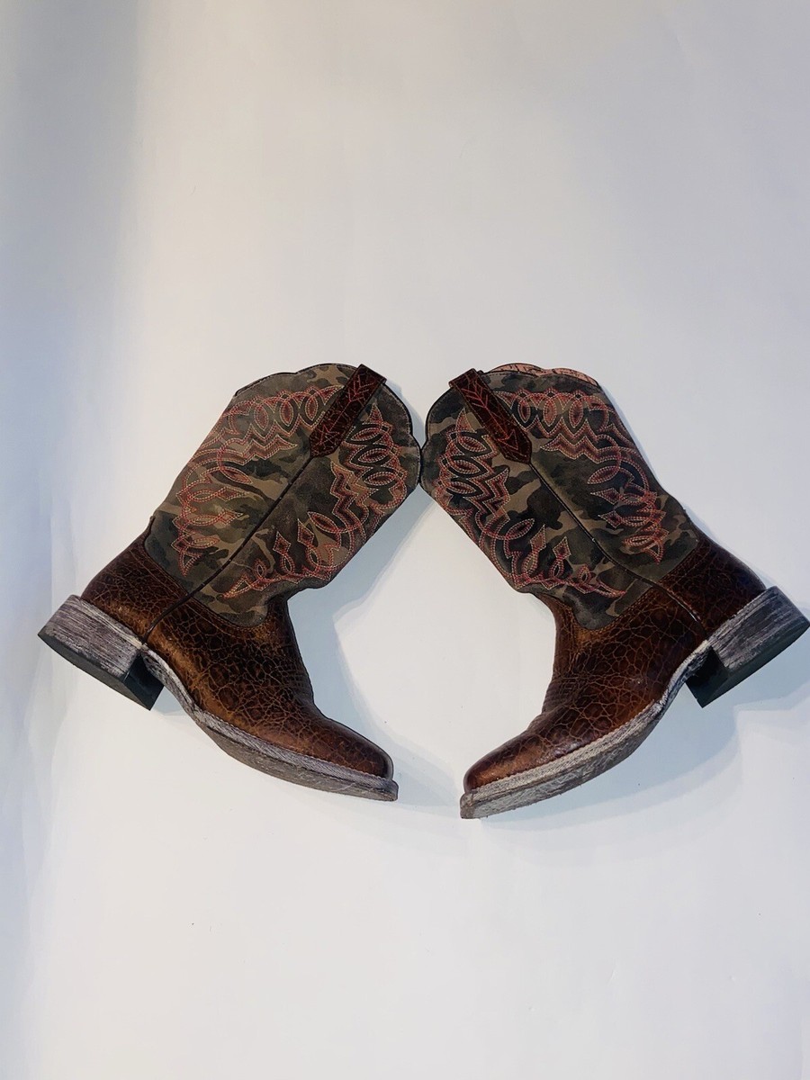 ARIAT Women's Size B Circuit Cisco Weathered Desert CAMO - Main Image