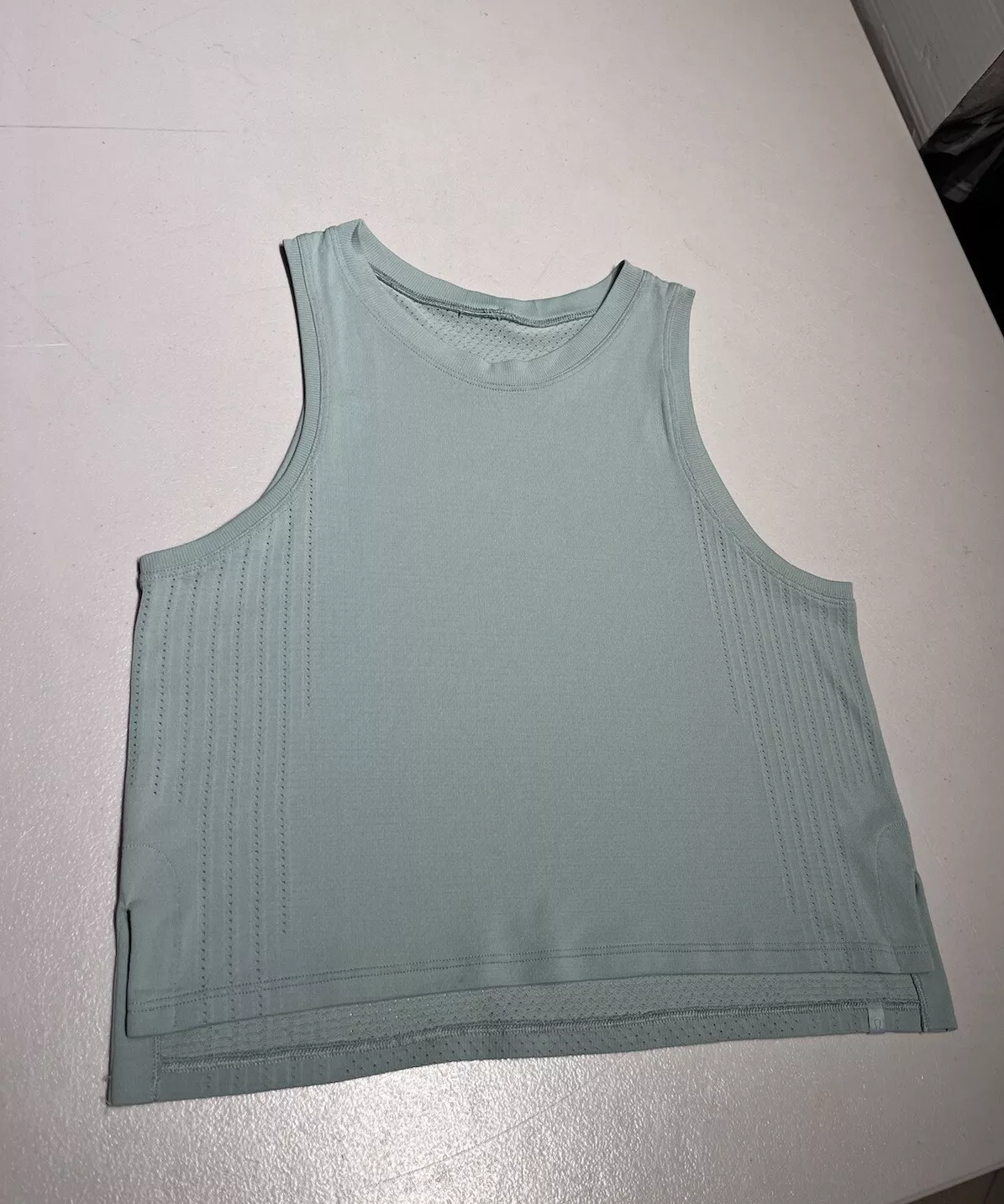 lululemon train to be gym yoga athletic shirt