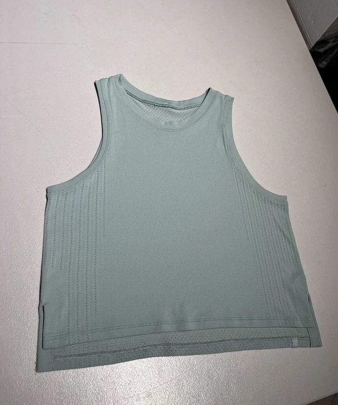 lululemon train to be gym yoga athletic shirt