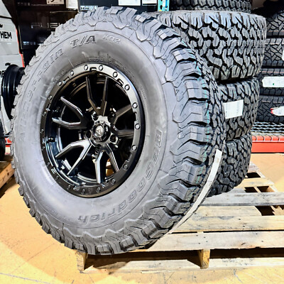 4 17x9 Fuel D679 Rebel Black Wheels 35