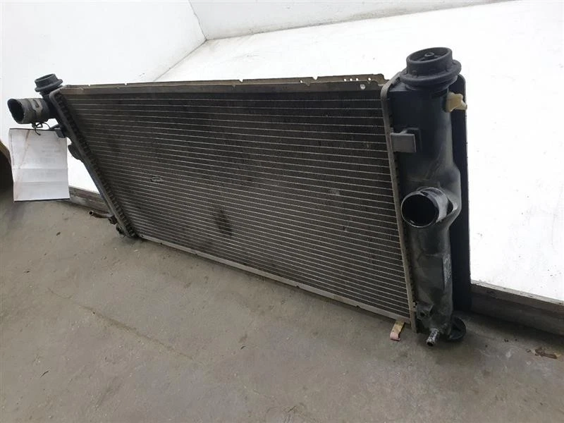 00-05 TOYOTA CELICA GT 1.8L FWD AT RADIATOR ASSEMBLY  - Image 3 of 4