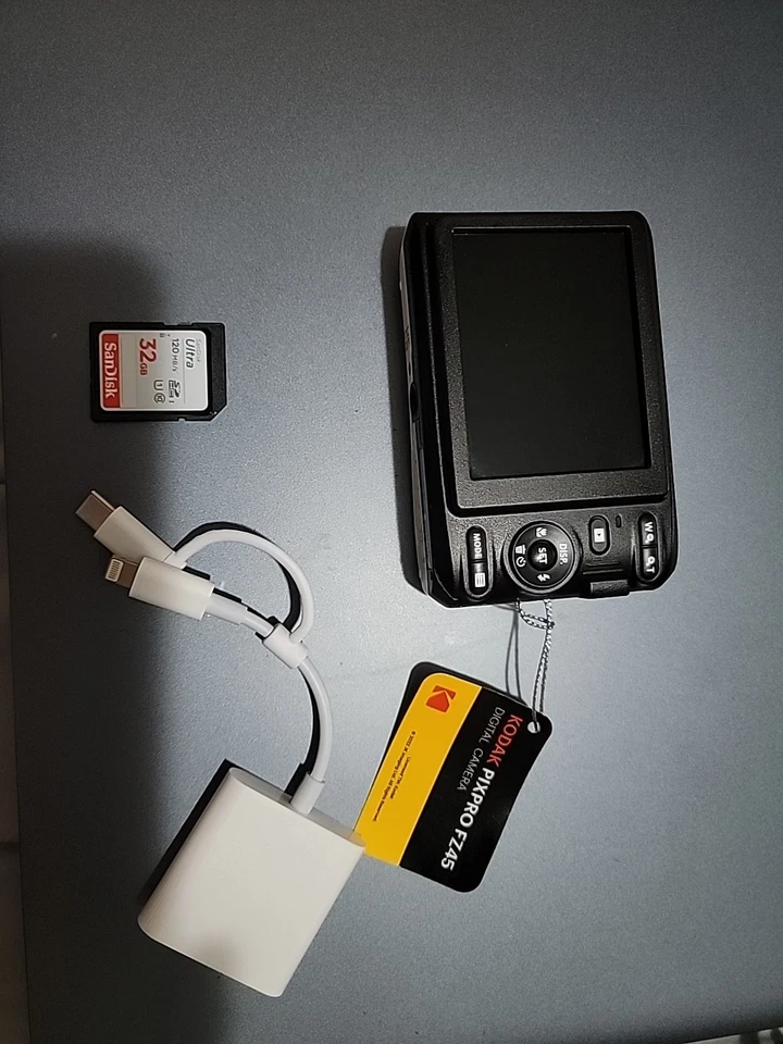 Kodak PIXPRO FZ45 Digital Camera White with Case and SanDisk 32 GB SD card - Image 3 of 4