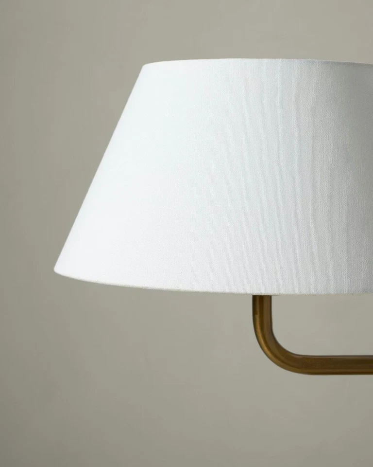 Lámpara de mesa Morison envuelta en cuero Foto 2 de 4