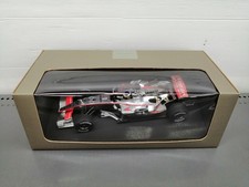 Minichamps McLaren MP4-21 F1 1/18