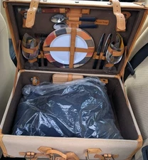 Picnic Time Discovery Luxury Picnic Case Complete Collectible Rare 2006