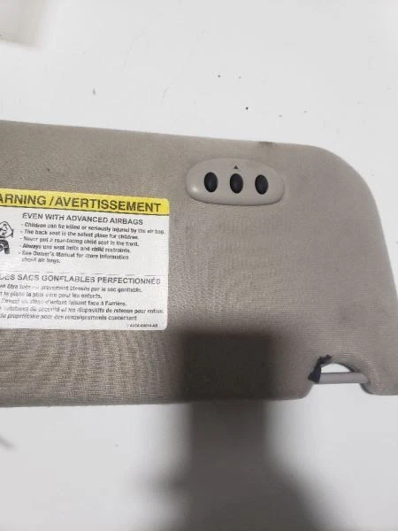 Quebra-sol driver com iluminação compatível com 04-07 TAURUS 1008907 - Imagem 3 de 4