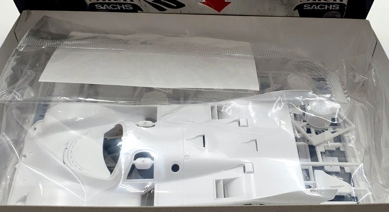 Hasegawa Kits 1/24 Scale 20662 - Kremer Porsche 962C 1988 Monza - Image 3 of 4