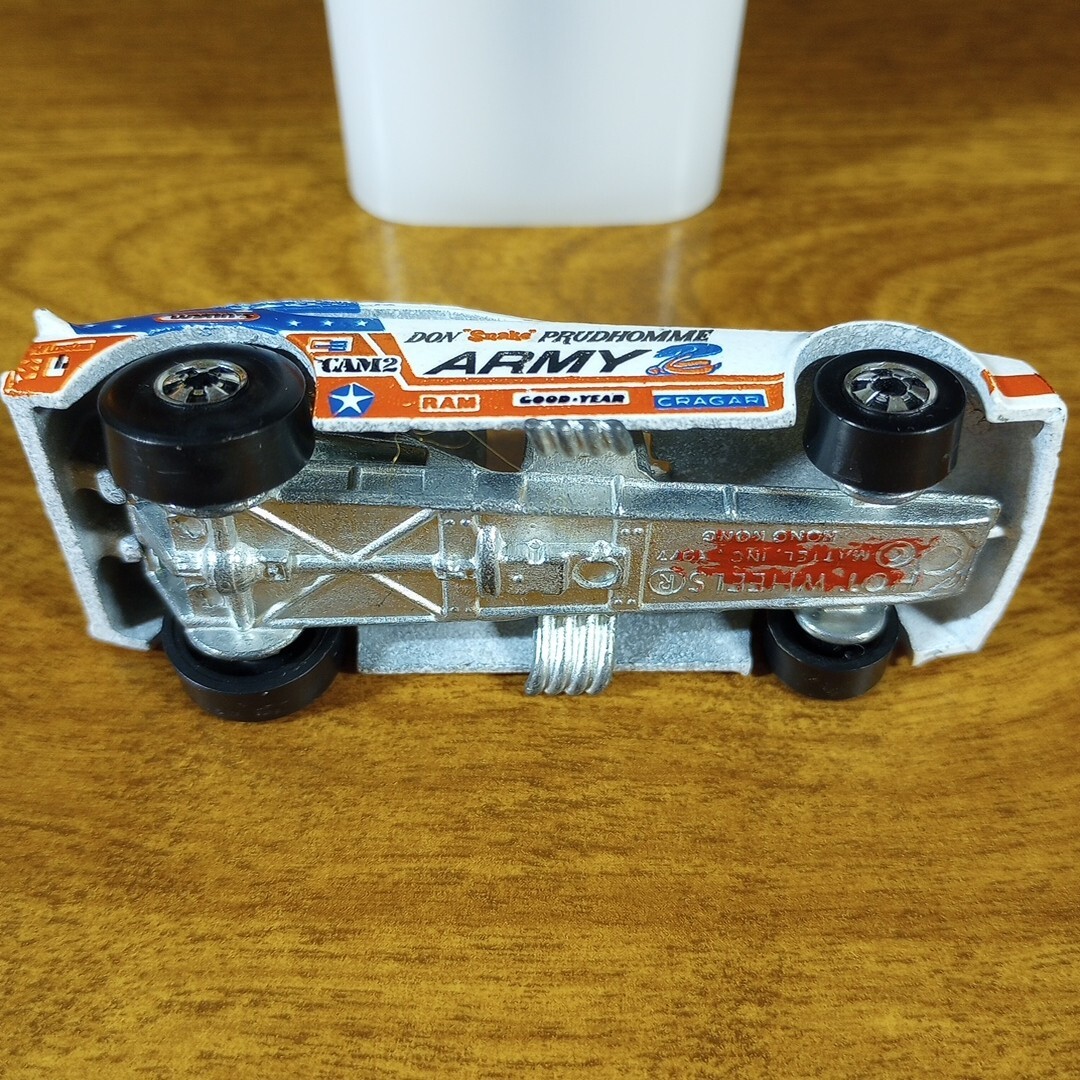 Hot Wheels Flying Colors Army Funny Car White Dragster