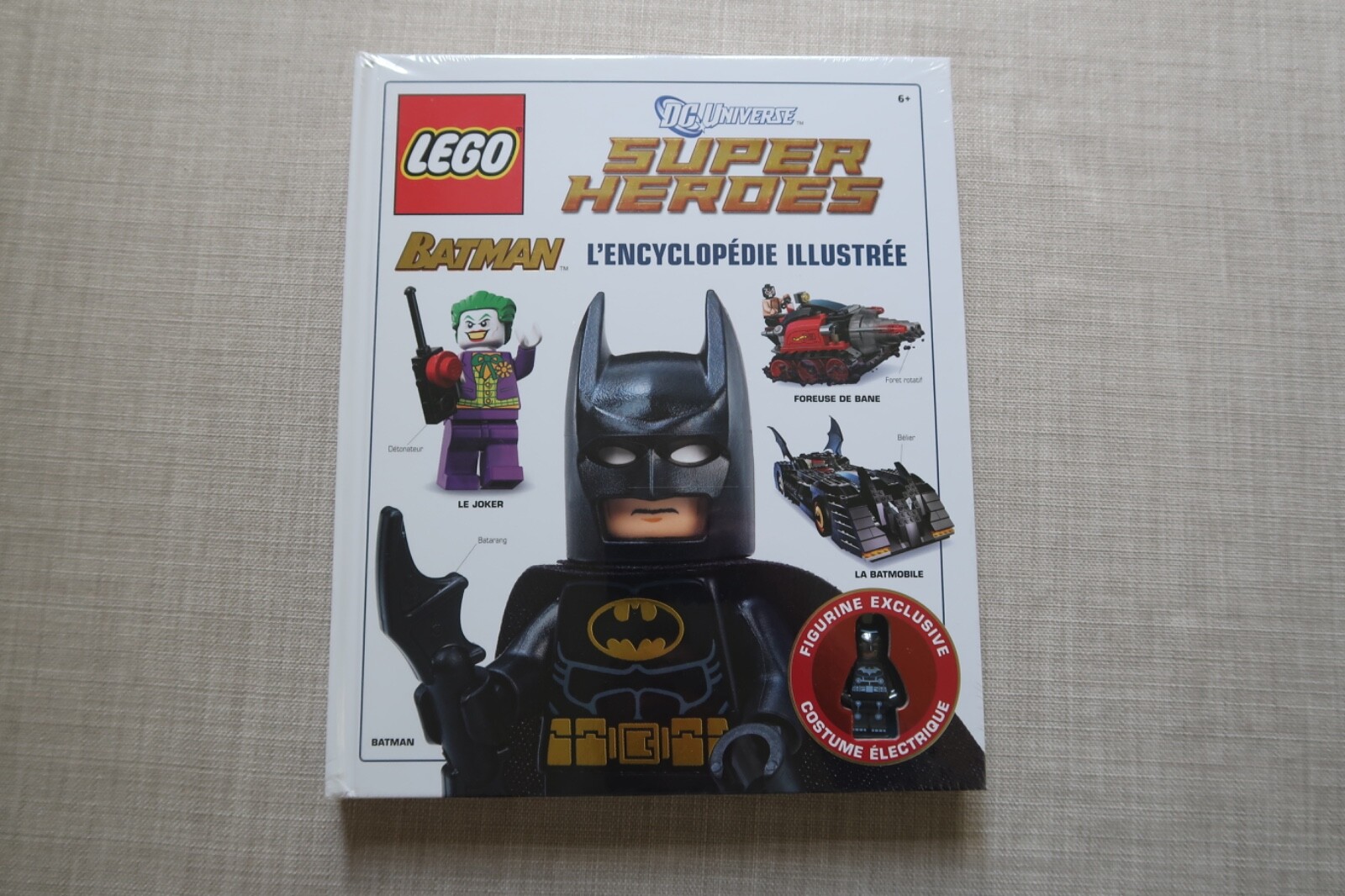 Figurine LEGO Batman DC Universe neuve sous scellé avec son encyclopédie des super-héros