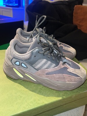 Size 7.5 - adidas Yeezy Boost 700 V1 Mauve Yeezy Boost 700 V1 Mauve for Sale - Authenticity Guaranteed  main image 4