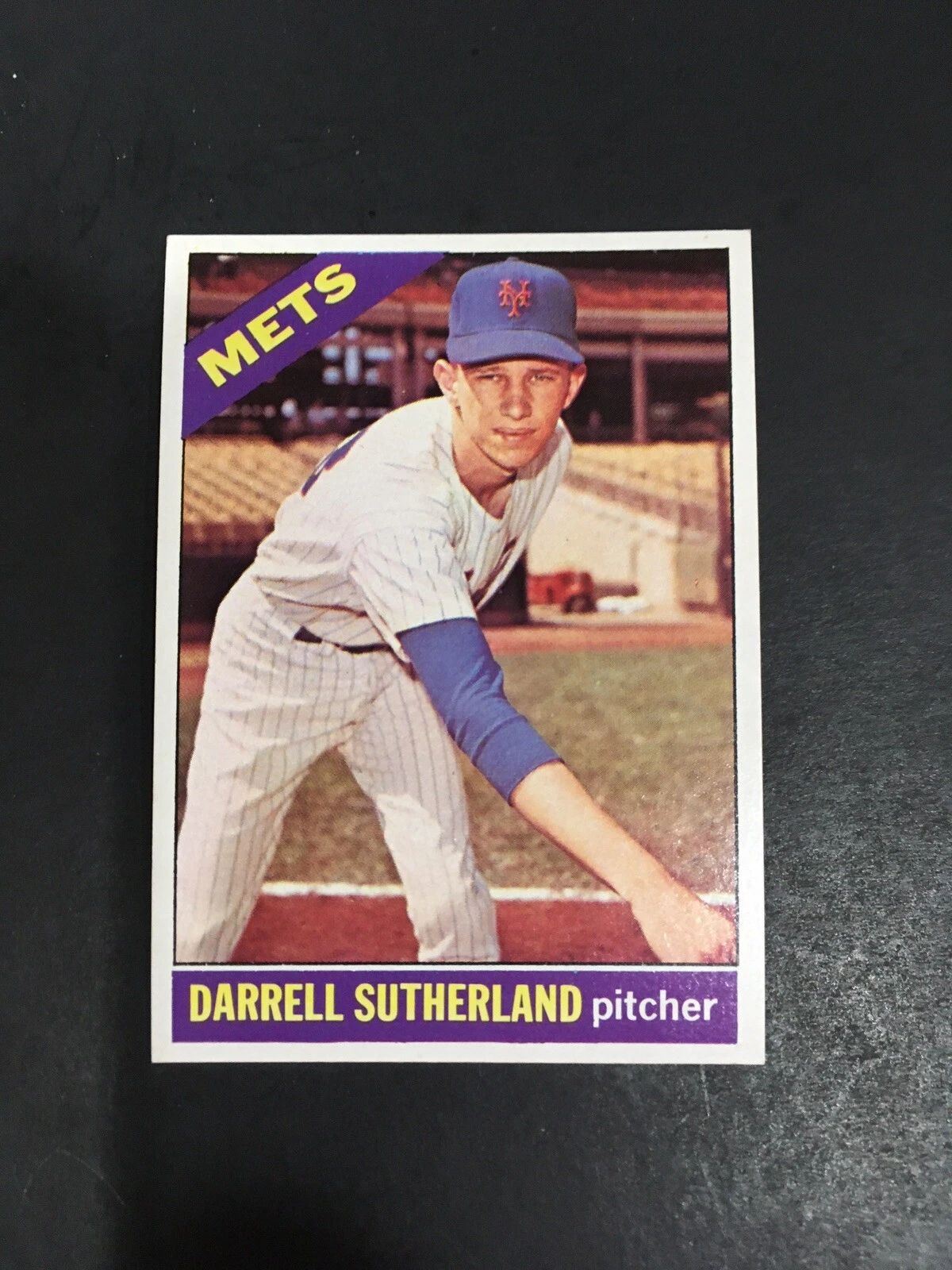 Darrell Sutherland trading card