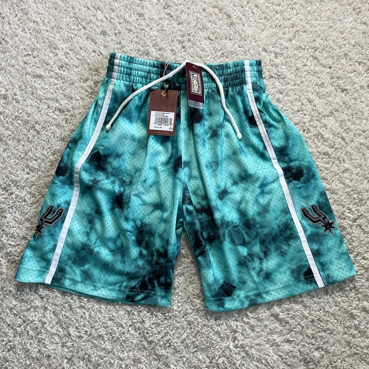 Spurs hotsell shorts mens
