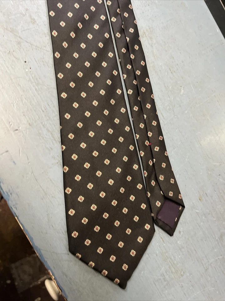 nogal made in usa negro con corbata de diamantes. AD Foto 2 de 4