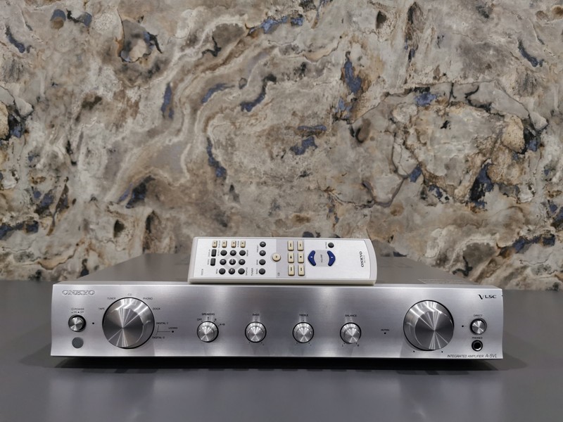 Onkyo A-5VL Integrated Amplifier Silver With Remote Control - Hifi Separate