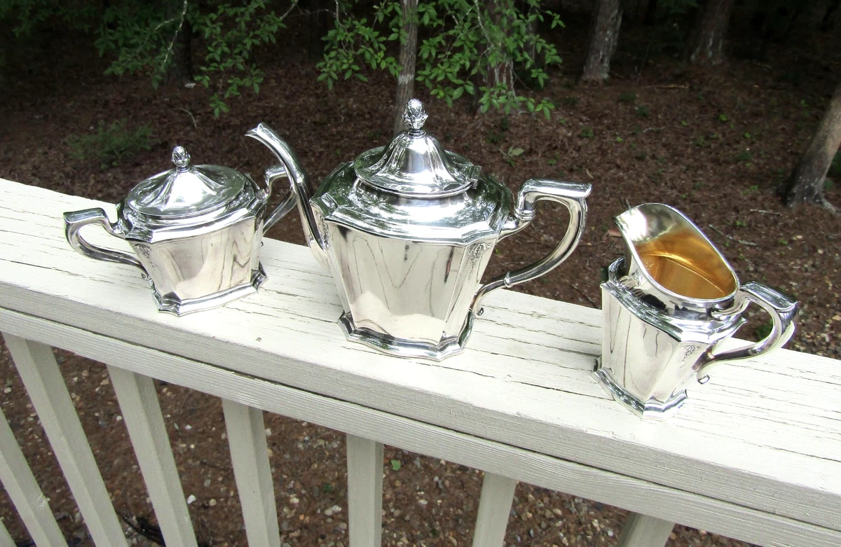 Art Deco Antique US Silver-Plated Teapots, Coffee Pots & Sets for