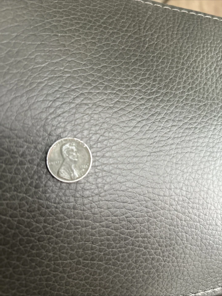 1983-S Penny, silver Lincoln Mem. Penny, made of copper, valuable, liberty err - Image 4 of 4