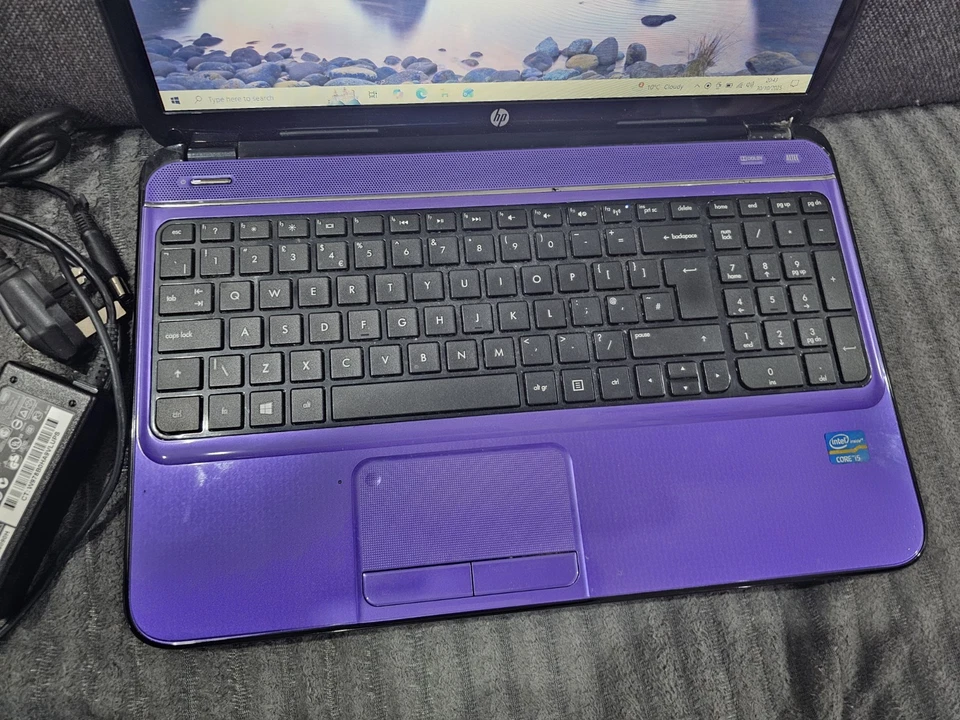 K1101 HP Pavilion G6 2292SA  15.6" Laptop i5 3210m 6Gb R 128gb S W 10 RED/purple - Image 3 of 4