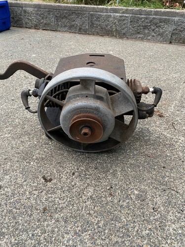Maytag Model 72 Engine Twin Cylinder Washing Machine Motor Spins Original Decals